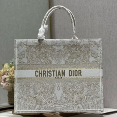 Christian Dior Shopping Bags